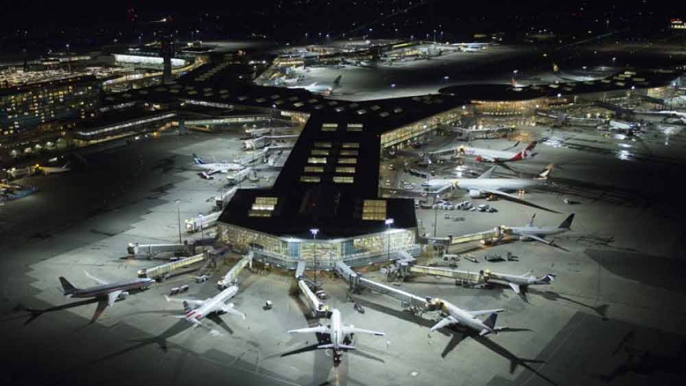 এয়ার ইন্ডিয়ার ফ্লাইট ১৮২ (বোয়িং ৭৪৭)-টির নাম ‘কণিষ্ক’ হওয়ায় তা ‘কণিষ্ক মামলা’ নামেও পরিচিত। ওই মামলায় মালিক এবং বাগরির বিরুদ্ধে ৩৩১ জনকে খুনের মামলা রুজুর সময় গণহত্যার ধারা জুড়ে দেওয়া হয়েছিল। 