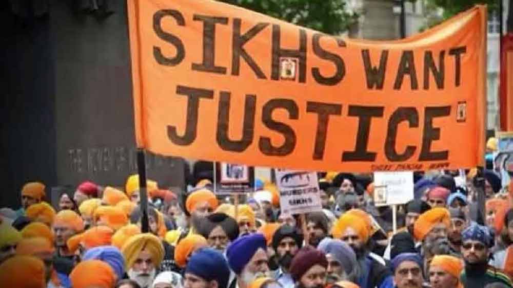 ২০০৫ সালে প্রমাণাভাবে ওই মামলা থেকে অব্যাহতি পান মালিক। তবে তত দিনে বছর চারেক জেলে কাটিয়ে ফেলেছেন তিনি। এ বার মৃত্যুর পরে আবারও নজরে উঠে এসেছেন মালিক। কে তিনি? 