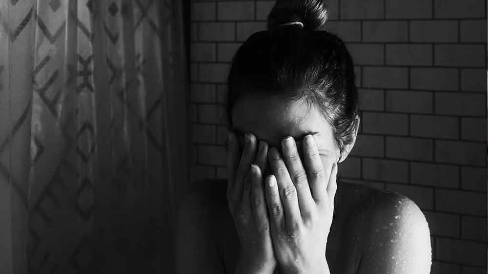 কোমল পুলিশকে এ-ও জানান যে, বাবা-মা-দাদাকে খুন করে খুনের দায় দাদার শ্বশুরবাড়ির উপর চাপানোর পরিকল্পনা করেছিলেন তিনি। দাদার মৃত্যুকে আত্মহত্যার রূপ দিতেই তাঁকে বিষ খাওয়ানোর পরিকল্পনা করেন কোমল।