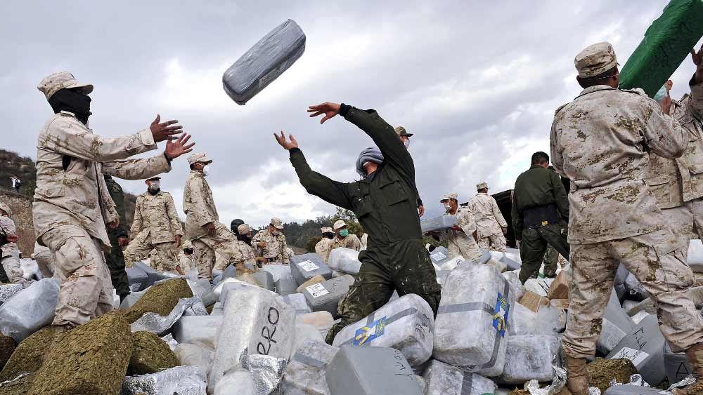 আমেরিকার ‘ড্রাগ এনফোর্সমেন্ট অ্যাডমিনিস্ট্রেশন (ডিইএ) এজেন্ট এনরিক ক্যামারেনাকে হত্যায় ২৮ বছর জেলে বন্দি ছিলেন ক্যুইন্টেরো। 