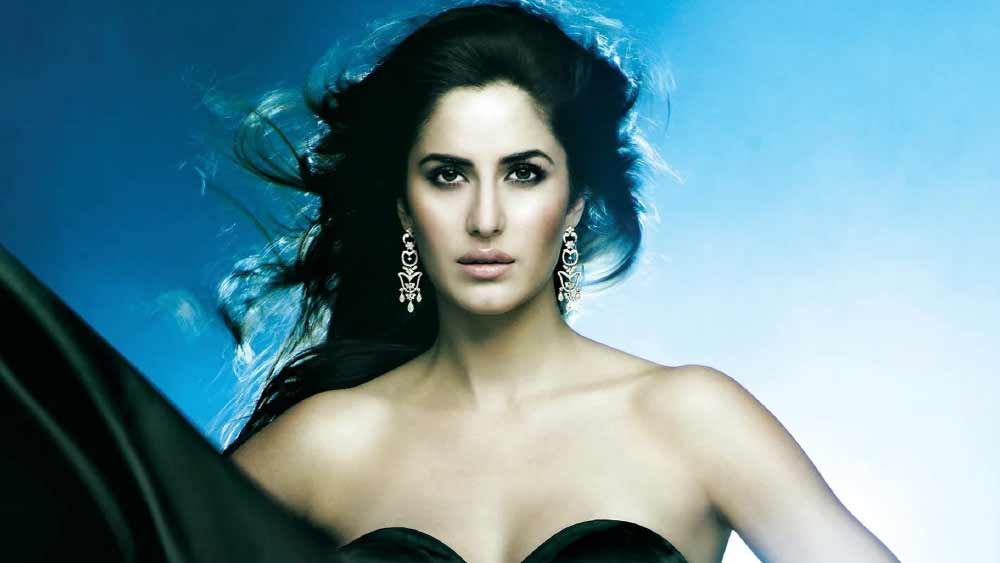 তবে প্রথম ছবির ব্যর্থতা ক্যাটরিনাকে গ্রাস করতে পারেনি। পরের বছর ‘মল্লিশ্বরী’ নামে একটি তেলুগু ছবির পর ২০০৫ সালে ‘ম্যায়নে প্যায়ার কিউঁ কিয়া’র হাত ধরে সাফল্যের হাসি ফোটে তাঁর মুখে।