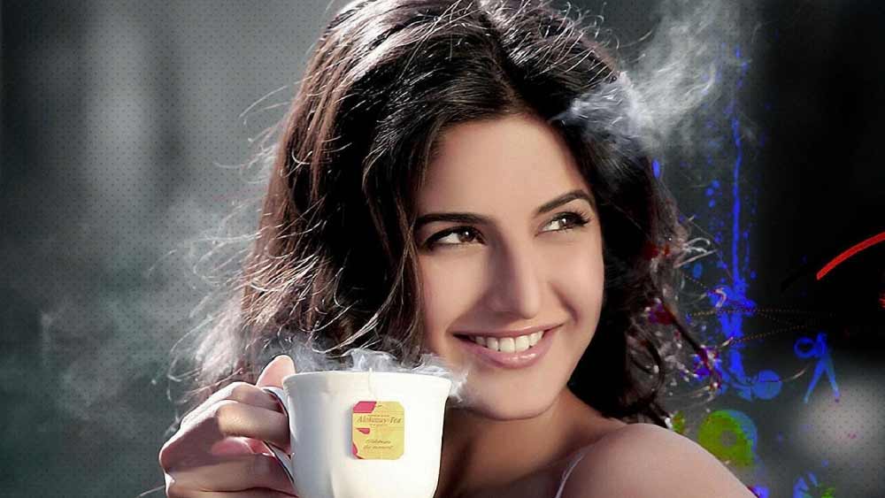 ছবির পাশাপাশি বিজ্ঞাপনের দৌলতেও কোটি কোটি টাকার মালকিন ক্যাটরিনা। ‘হিন্দুস্তান টাইমস’ সূত্রে খবর, ২০১৪ সালেই বিজ্ঞাপন পিছু তিনি পাঁচ-ছয় কোটি টাকা পেতেন।