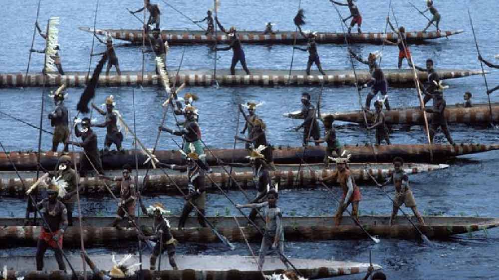 সৌভাগ্যক্রমে বর্তমানে আসমাতিরা আর শত্রুপক্ষের মাথা কেটে খাওয়ার এবং খুলি বের করার অনুশীলন মেনে চলেন না। ১৯৮০ সালে এই প্রক্রিয়া বন্ধ হয়ে যায়।