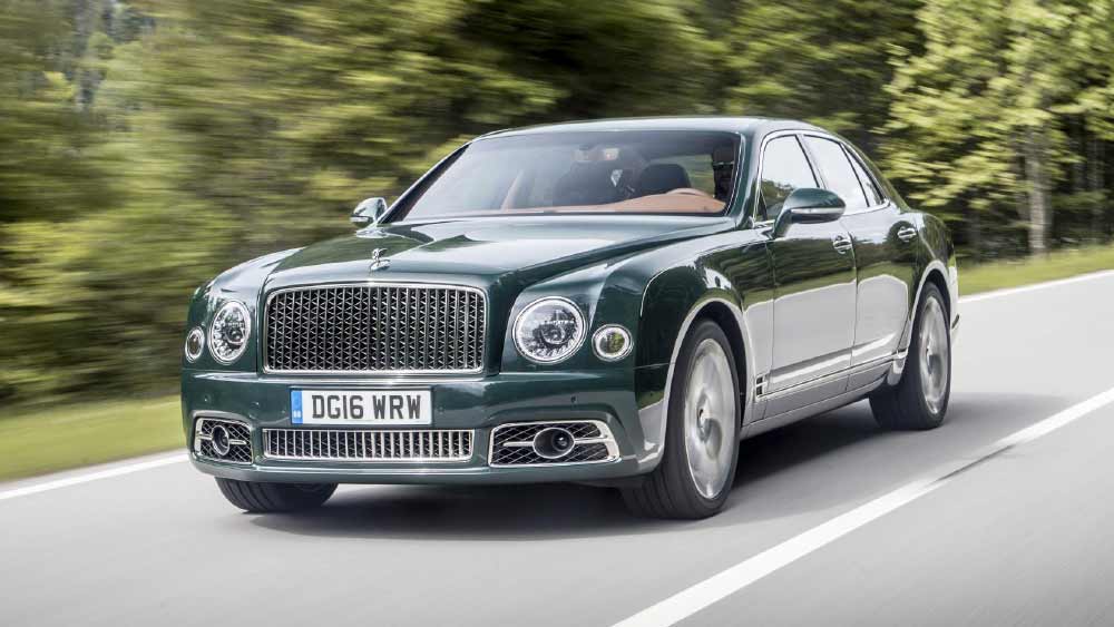 ফেরারি ৪৮৮ পিস্তা স্পাইডার ছাড়াও ললিতের রয়েছে বেন্টলে মুলসানে। ১০ বছর ধরে এটি বেন্টলে-র ফ্ল্যাগশিপ মডেল ছিল। ২০২০ সালে এর উৎপাদন বন্ধ হয়ে যায়। মুলসানের আবার তিনটি মডেল রয়েছে। মুলসানে, মুলসানে স্পিড এবং মুলসানে এক্সটেন্ডেড হুইলবেস। ললিতের কাছে রয়েছে মুলসানে স্পিড। 