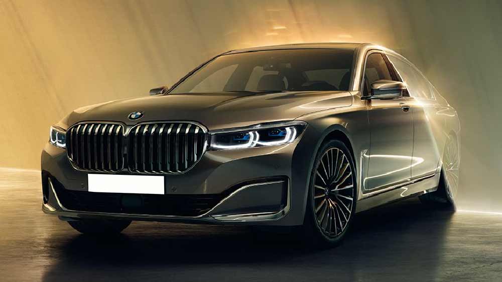 ফেরারি এবং বেন্টলে ছাড়াও ললিতের রয়েছে বিএমডব্লিউ ৭-সিরিজ ৭৬০এলআই মডেল। ভারতে এর দাম প্রায় দু’কোটি টাকা।