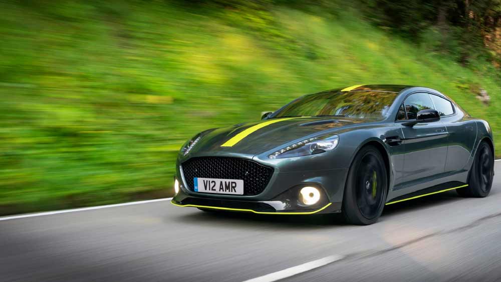 ললিতের গাড়ির তালিকায় রয়েছে অ্যাস্টন মার্টিন র‌্যাপিডে। প্রথম স্ত্রী মিনাল মোদীকে এই গাড়িটি উপহার দিয়েছিলেন ললিত। এই গাড়ির দাম প্রায় সাড়ে চার কোটি।