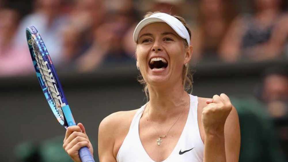 ‘লভ অল’। অথবা শূন্য থেকে শুরু। এ ভাবেও ব্যাখ্যা করা যায়। টেনিস কোর্টে বাজিমাত করেছেন। লাখো লাখো অনুরাগীর হৃদয়ে ঝড় তুলেছেন। সেই মারিয়া শারাপোভার জীবনে এ বার শুরু হল নতুন এক ইনিংস। মা হলেন এই টেনিস-সুন্দরী। 