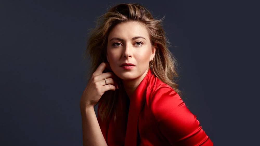 টেনিস খেলোয়াড় গ্রিগর দিমিত্রভের সঙ্গে তাঁর প্রেমকাহিনির কথা ২০১৩ সালে জানিয়েছিলেন শারাপোভা। কিন্তু দু’বছর যেতে না যেতেই সেই সম্পর্কে ইতি টানেন।