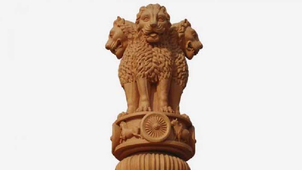 অশোক স্তম্ভের নকশা তৈরির কাজের দায়িত্ব পড়েছিল দীননাথের উপর। তবে নন্দলাল চেয়েছিলেন, অশোক স্তম্ভের সিংহগুলি যেন একেবারে জীবন্ত সিংহের মতো দেখতে হয়। তাই দীননাথের কাজ মোটেও সহজ ছিল না।