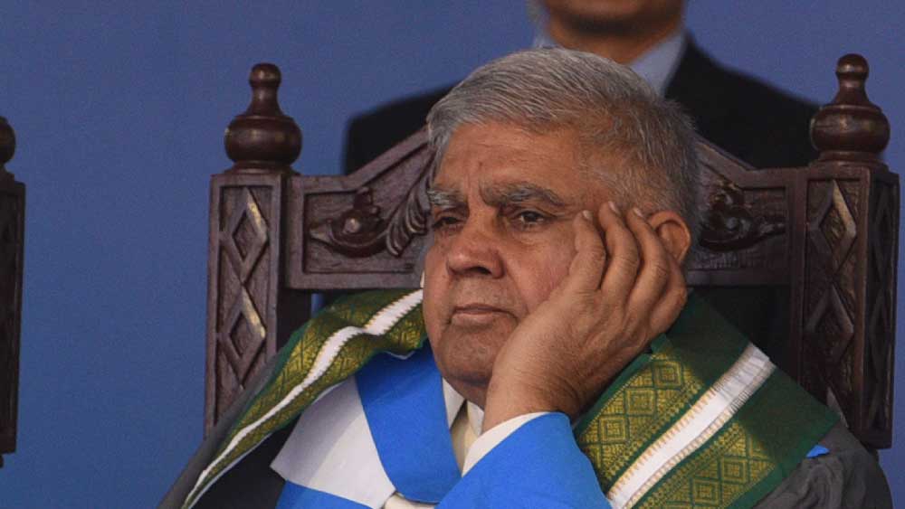 প্রসঙ্গত, বর্তমান উপরাষ্ট্রপতি বেঙ্কাইয়া নায়ডুর কার্যকালের মেয়াদ শেষ হচ্ছে আগামী ১০ অগস্ট। তার আগেই উপরাষ্ট্রপতি পদে মনোনয়নপত্র জমা দেওয়ার প্রক্রিয়া শুরু হবে। তার শেষ দিন আগামী ১৯ জুলাই। এবং এই পদে নির্বাচন হবে আগামী ৬ অগস্ট। সে দিনই দেশের ১৬তম উপরাষ্ট্রপতির নাম ঘোষিত হবে।