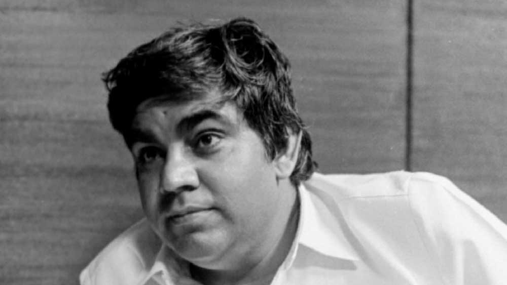 চিত্তৌরগড়ের সৈনিক স্কুলের পর বিশ্ববিদ্যালয়ের পড়াশোনাও করেছেন নিজের রাজ্যে। রাজস্থান বিশ্ববিদ্যালয় থেকে স্নাতকস্তরের পড়াশোনা শেষ করেন ধনখড়। এককালে রাজস্থান হাই কোর্টের বার অ্যাসোসিয়েশনের সভাপতিও নির্বাচিত হয়েছিলেন।