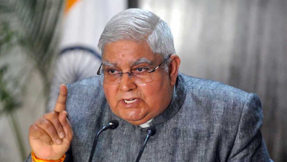 জনতা দল ছেড়ে এক সময় বিজেপিতে নাম লিখিয়েছিলেন ধনখড়। ২০১৯ সালের ৩০ জুলাই তাঁকে পশ্চিমবঙ্গের রাজ্যপাল হিসাবে নিয়োগ করেন রাষ্ট্রপতি রামনাথ কোবিন্দ।