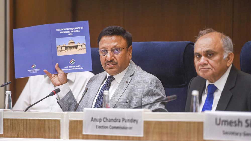 লোকসভা এবং রাজ্যসভা সাংসদদের পাশাপাশি ভারতের ২৮টি রাজ্য এবং কেন্দ্রশাসিত অঞ্চল দিল্লি ও পুদুচেরি বিধানসভার নির্বাচিত সদস্যেরাও ভোট দেবেন রাষ্ট্রপতি নির্বাচনে। নয়া কেন্দ্রশাসিত অঞ্চল জম্মু ও কাশ্মীরে এখনও বিধানসভা গঠিত হয়নি।