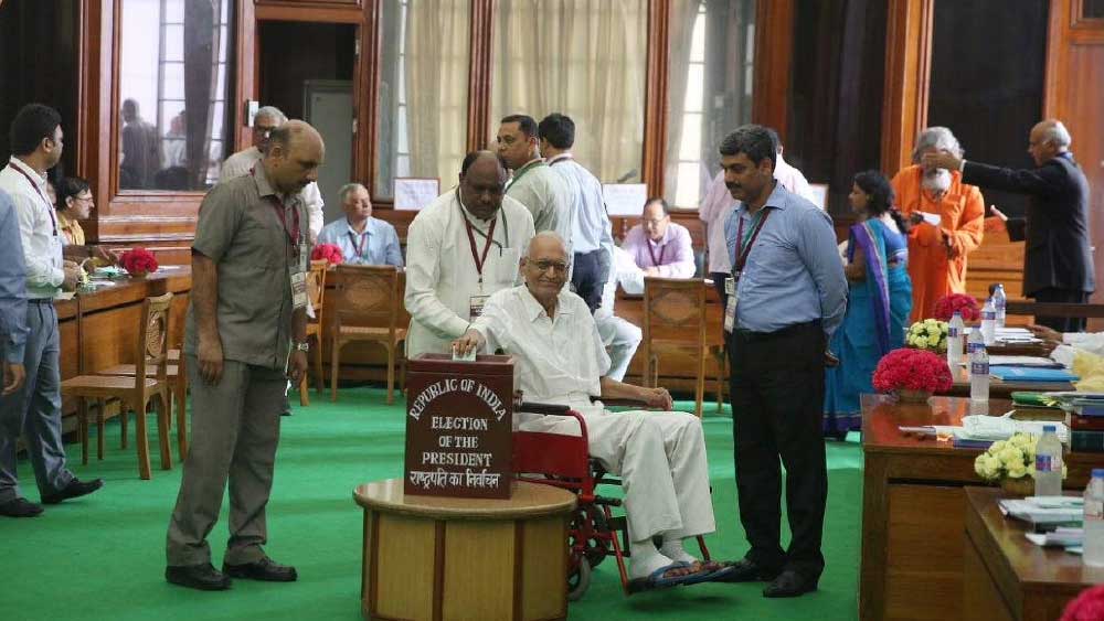 ভোটমূল্যের সেই ভিত্তি যদি পূর্ণ সংখ্যা হয়, তা হলে সেটাই সেই রাজ্যের প্রত্যেক বিধায়কের ভোটমূল্য। যদি পূর্ণ সংখ্যা না হয়, তা হলে নিকটবর্তী পূর্ণ সংখ্যাটিকেই সেই রাজ্যের প্রত্যেক বিধায়কের ভোটমূল্য ধরা হয়।