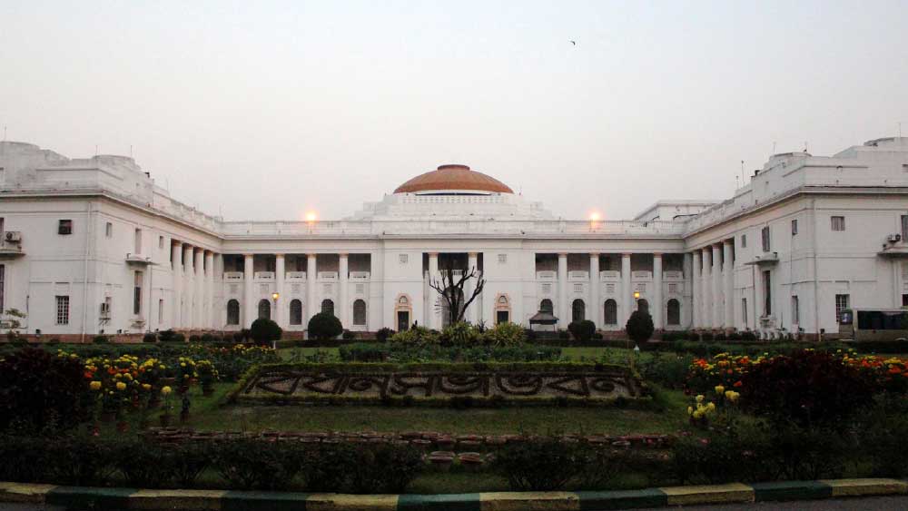 ১৯৭১ সালে আদমশুমারির হিসাবে পশ্চিমবঙ্গের জনসংখ্যা ছিল ৪ কোটি ৪৩ লক্ষ ১২ হাজার ১১। বিধায়ক সংখ্যা ২৯৪। তাই নির্বাচন কমিশন নির্দিষ্ট পদ্ধতি অনুসরণ করে পশ্চিমবঙ্গের প্রত্যেক বিধায়কের ভোটমূল্য হয় ১৫১।