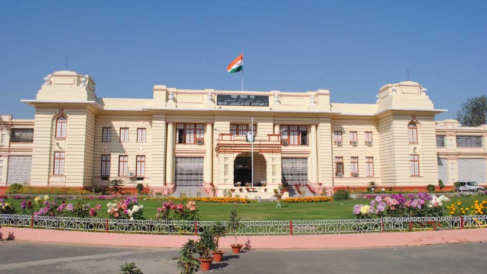 তৃতীয় স্থানে রয়েছে পশ্চিমবঙ্গে পড়শি রাজ্য বিহার। সেখানে প্রতি বিধায়কের ভোটমূল্য ১৭৩। বিধায়কদের ভোটমূল্যের হিসেবে পশ্চিমবঙ্গের আগে রয়েছে দক্ষিণের দুই রাজ্য অন্ধ্রপ্রদেশ (১৫৯) এবং কেরালাও (১৫২)।