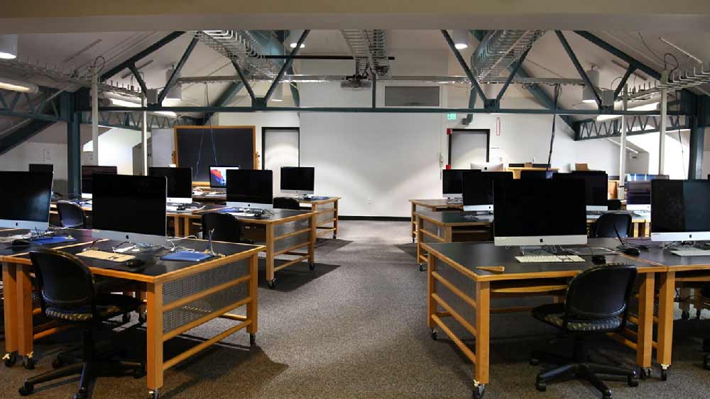 বর্তমান দুনিয়ায় কোনও অপরাধের রহস্য সমাধানে গুরুত্বপূর্ণ ভূমিকা নিতে পারে ফরেনসিক গবেষণাগার।