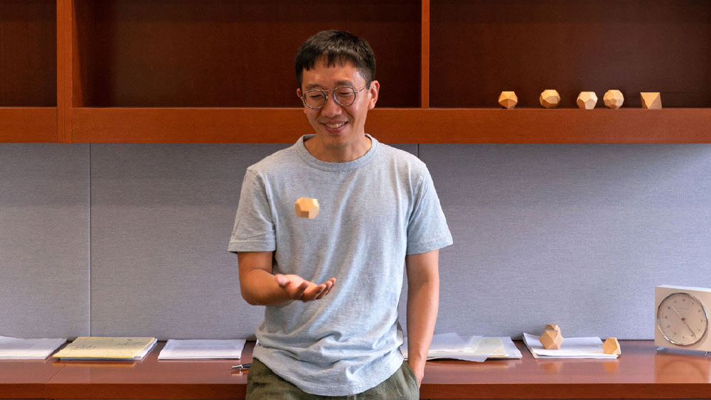 ছোটবেলায় অঙ্ক করতেই ভালবাসতেন না জুন। হাল ছেড়ে দিয়েছিলেন তাঁর বাবাও।