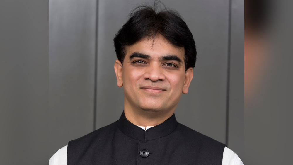 তাঁর ধারণা, জমি বিক্রি করে প্রায় ৪০ থেকে ৪৫ কোটি টাকা পাবেন তিনি। সেই টাকা দিয়েই তিনি ক্ষতিপূরণ দেবেন।