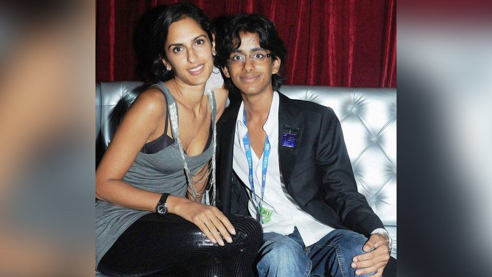 ১৯৯৩ সালের ৯ মার্চ জন্ম আলিয়ার। ব্রুকলিনের প্রাট ইনস্টিটিউট থেকে ফাইন আর্ট এবং ইন্টিরিয়র ডিজাইন নিয়ে পড়াশোনা করেছেন।