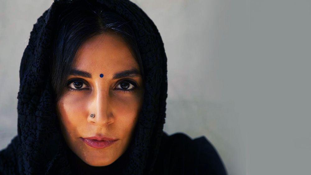 দীর্ঘ দিন ধরে বলিউডের সঙ্গে যুক্ত থাকলেও তিনি তাঁর ব্যক্তিগত জীবন নিয়ে কোনও দিন মুখ খোলেননি। তিনি যে এক কালে বিবাহিত ছিলেন, সেই প্রসঙ্গেও নীরব ছিলেন অভিনেত্রী।