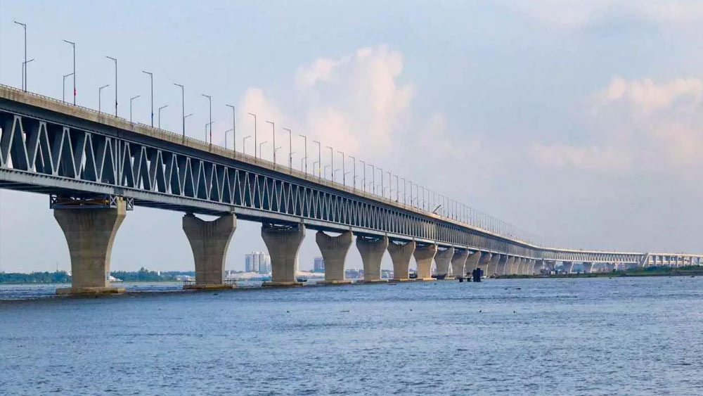 ‘স্বপ্নের সেতু’  বাংলাদেশের জন্য নাকি বড্ড ‘পয়া’! গত ২০ দিনের টোল আদায়ের অঙ্কটা দেখে এমনটাই বলছেন অনেকে। পথচলা শুরুর প্রথম ২০ দিনে টোল আদায়ের পরিমাণ জানলে চমকে উঠবেন। 