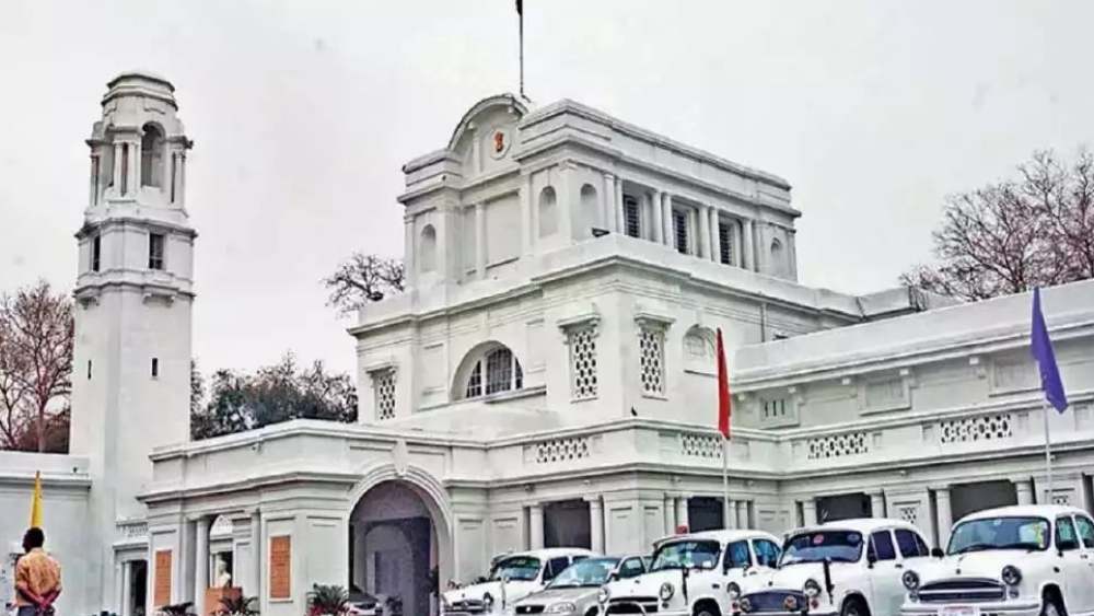 ভোটমূল্যের হিসাবে শীর্ষে উত্তরপ্রদেশ। সে রাজ্যের এক জন বিধায়কের ভোটমূল্য ২০৮। পশ্চিমবঙ্গের প্রত্যেক বিধায়কের ভোটমূল্য ১৫১। সবচেয়ে কম ভোটমূল্য সিকিমের বিধায়কদের। মাত্র ৭!