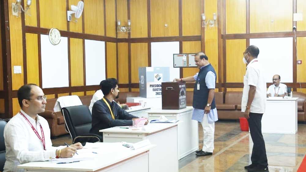 চালু ইভিএমে এক জন ভোটদাতা চাইলেও একের অধিক প্রার্থীকে কখনই ভোট দিতে পারেন না। কিন্তু রাষ্ট্রপতি নির্বাচনে এক জনের ভোটমূল্য একের অধিক। পাশাপাশি ভোট দেওয়া যায় একাধিক প্রার্থীকে।