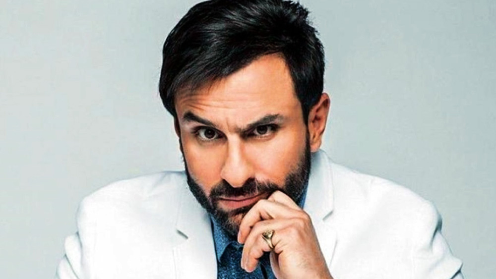 তবে, পরিচালকের প্রথম পছন্দ অনুযায়ী, ‘রাজ মলহোত্রা’র চরিত্রে অভিনয় করার কথা ছিল সইফ আলি খানের। পিতা যশ চোপড়ার পরামর্শ মেনে নায়কের চরিত্রে সইফকে নেওয়ার ব্যাপারে মনস্থির করেন ‘দিলওয়ালে দুলহনিয়া লে জায়েঙ্গে’ ছবির পরিচালক আদিত্য চোপড়া। কিন্তু এই ছবির গল্প পছন্দ হয়নি ছোট নবাবের। তাই তিনি পরিচালকের দেওয়া প্রস্তাব খারিজ করেন।