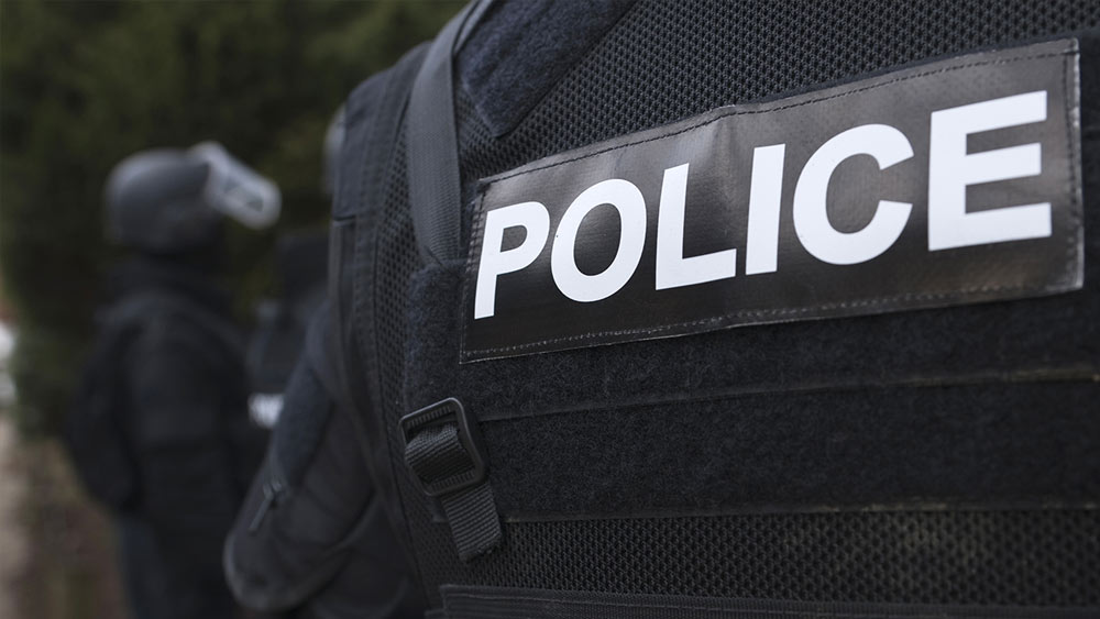 হুঁশ ফিরে এলে পুলিশের দ্বারস্থ হন টেরির স্ত্রী। পুলিশ ঘটনাস্থলে এসে তদন্ত শুরু করে।