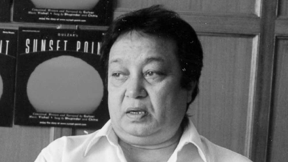 এই সব জনপ্রিয় সঙ্গীত পরিচালকের সুরের সঙ্গে তাঁর ভারী কণ্ঠে ঈষৎ সানুনাসিক স্বর মিশে তৈরি হয়েছে একের পর এক মনে মোচড় দেওয়া গান।