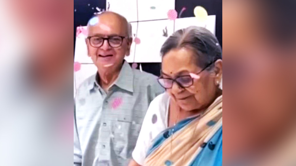 ৫০ বছর ধরে কঠোর পরিশ্রম করেছেন এই ব্যবসায়ী। অবসরের পর মেয়ের বাড়িতে থাকতে শুরু করেন ওই বৃদ্ধ ও তাঁর স্ত্রী।