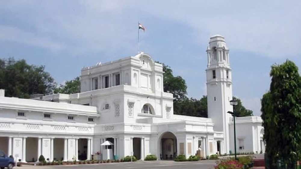 সম্প্রতি‌ দিল্লি বিধানসভা বিধায়কদের বেতন ৬৬ শতাংশ বাড়িয়ে প্রতি মাসে ৯০ হাজার টাকা করার জন্য একটি বিল পাশ এনেছে। দিল্লিতে বিধায়কদের বেতন ১১ বছর আগে শেষ বার সংস্কার করা হয়েছিল।