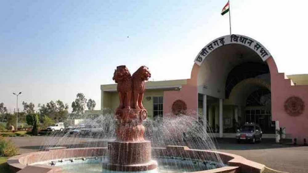 ছত্তীসগঢ়ে বিধায়কদের নিজস্ব যানবাহন ব্যবহারের জন্য প্রতি কিলোমিটারে জ্বালানির খরচ হিসেবে ১০ টাকা করে দেওয়া হয়। তবে রেল এবং বিমানে ভ্রমণের পুরো খরচই রাজ্য সরকার বহন করে।