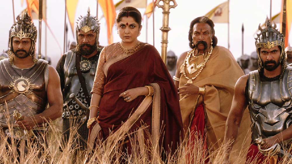 এই ছবির একটি দৃশ্যে দেখা যায়, বাহুবলী জলের তলায় অবন্তিকার হাতে রঙিন উল্কি আঁকছে। কিন্তু বাস্তবে জলের তলায় কি রঙের ব্যবহার করে আঁকা যায়?