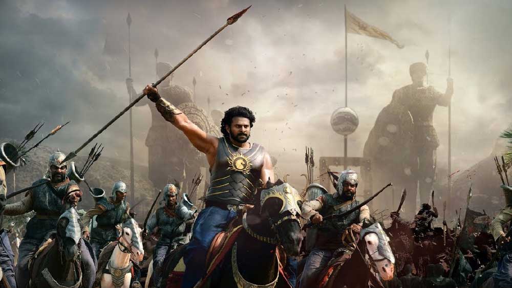 এই দৃশ্যেও দেখা যায়, বাহুবলীর হাতে এক সময় উল্কিটি রয়েছে, ঠিক তার পরের মুহূর্তেই সেটি অভিনেতার হাত থেকে পুরোপুরি উধাও হয়ে যায়।