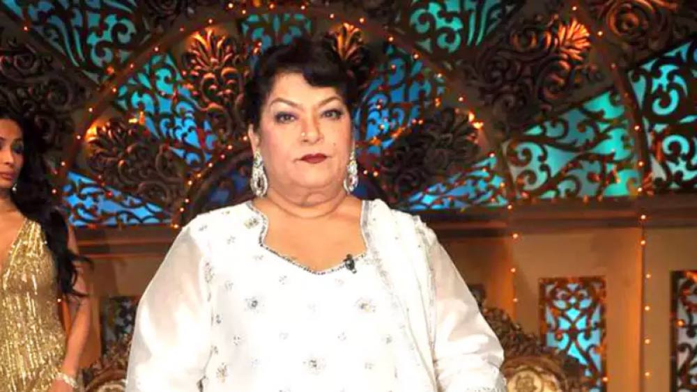 সরোজ অভিনেত্রীর ম্যানেজারকে জানান, রেখা যদি তাঁর কোরিয়োগ্রাফার বদলাতে চান, তা হলে তিনি ছবির পরিচালক ও প্রযোজকের সঙ্গে কথা বলতে পারেন। সরোজের এই নিয়ে কোনও সমস্যা নেই। কিন্তু রেখা শেষ পর্যন্ত সেটে ফিরে আসেন।