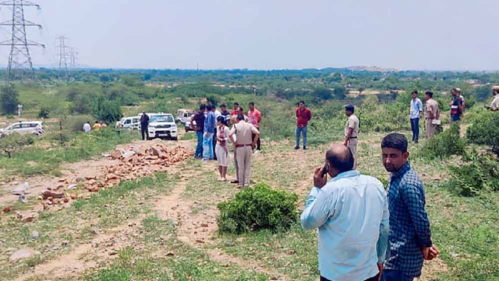 হরিয়ানার হিসার জেলার সারঙ্গপুর গ্রামের বাসিন্দা সুরেন্দ্রকুমার। বর্তমানে পরিবার নিয়ে কুরুক্ষেত্রতে থাকছিলেন। সুরেন্দ্ররা আট ভাই। তাঁদের মধ্যে দু’জন আগেই মারা গিয়েছেন। 