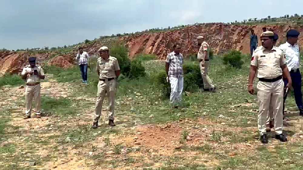 সুরেন্দ্রর দুই ছেলেমেয়ে। মেয়ের নাম প্রিয়ঙ্কা। তিনি বেঙ্গালুরুর একটি ব্যাঙ্কের ডেপুটি ম্যানেজার। সুরেন্দ্রর জামাইও ব্যাঙ্ক ম্যানেজার। ছেলে সিদ্ধার্থ বি টেকের পর স্নাতকোত্তরের জন্য কানাডায় গিয়েছেন। সিদ্ধার্থের দুই ছেলে।