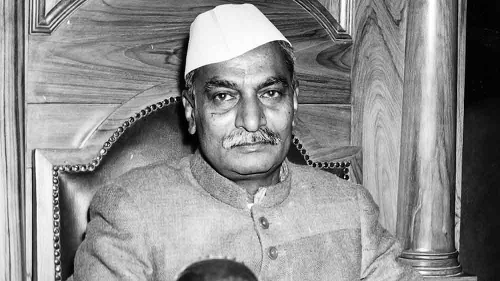 ইতিহাস বলছে, পূর্ববর্তী ১৫ বারের মধ্যে ১৪ বারই দেশের এক নম্বর নাগরিক হওয়া নিয়ে প্রতিদ্বন্দ্বিতা হয়েছে। রাষ্ট্রপতি হয়েছেন মোট ১৪ জন। এক মাত্র প্রথম রাষ্ট্রপতি রাজেন্দ্রপ্রসাদ দু’বার ভোটে জিতে রাইসিনা গিয়েছিলেন।