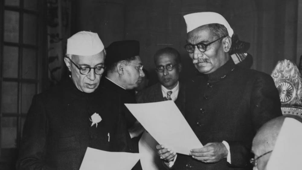 ১৯৫৭ সালের ৬ মে দ্বিতীয় রাষ্ট্রপতি নির্বাচনে ৪ লক্ষ ৬৪ হাজার ভোটের মধ্যে রাজেন্দ্রপ্রসাদ পেয়েছিলেন ৪ লক্ষ ৫৯ হাজারেরও বেশি। ওই নির্বাচনে অন্য দুই প্রতিদ্বন্দ্বী, চৌধুরি হরি রাম এবং নারায়ণ দাস তিন হাজারের গণ্ডিও পেরোননি।