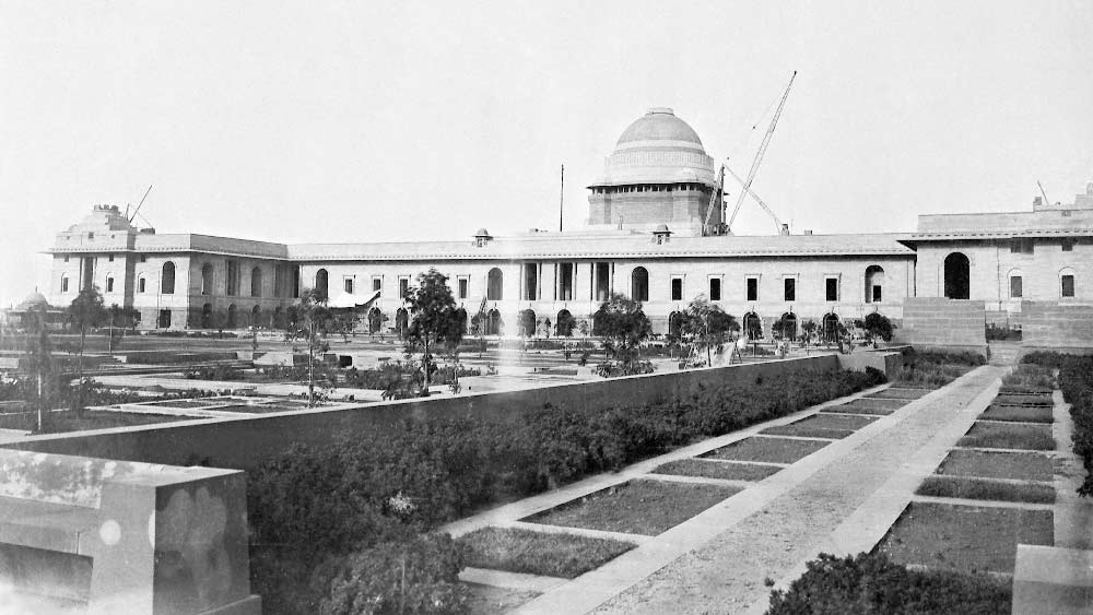 তীব্র প্রতিদ্বন্দ্বিতাপূর্ণ সেই রাষ্ট্রপতি নির্বাচনে প্রথম পছন্দের ভোটে জয়-পরাজয়ের নিষ্পত্তি হয়নি। কারণ বিধি মেনে কোনও প্রার্থীই ৫০ শতাংশ ভোট পাননি। ফলে দ্বিতীয় পছন্দের ভোট গণনা করতে হয়েছিল।