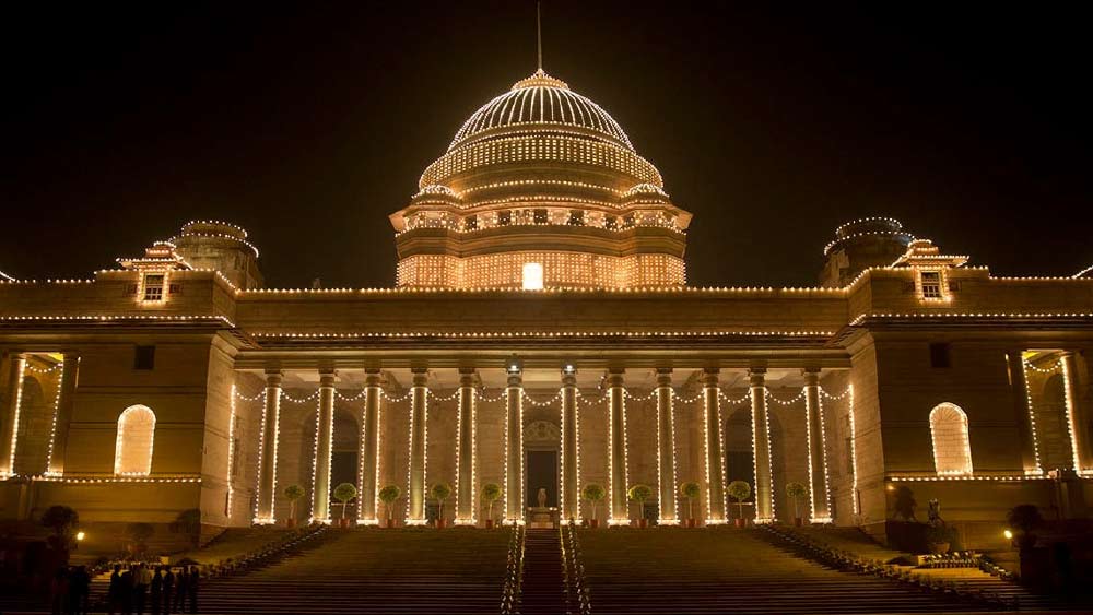 এ ছাড়াও রাষ্ট্রপতির থাকার জন্য হায়দরাবাদে রয়েছে ‘রাষ্ট্রপতি নিলয়ম’ নামে একটি বিলাসবহুল ভবন।