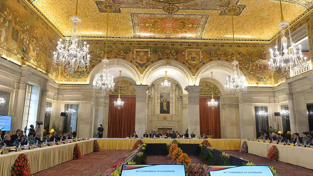 রাষ্ট্রপতি ভবনে কর্মীদের বেতন থেকে অতিথি আপ্যায়ন এবং খাওয়া দাওয়ার জন্য বছরে বরাদ্দ থাকে ২ কোটি ২৫ লাখ টাকা।