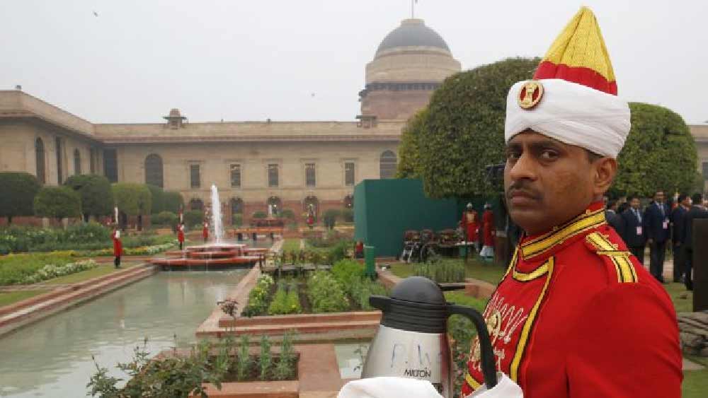 অবসরের পরে প্রয়োজনীয় কর্মীদের বেতন বাবদ বছরে পান ৬০ হাজার টাকা।