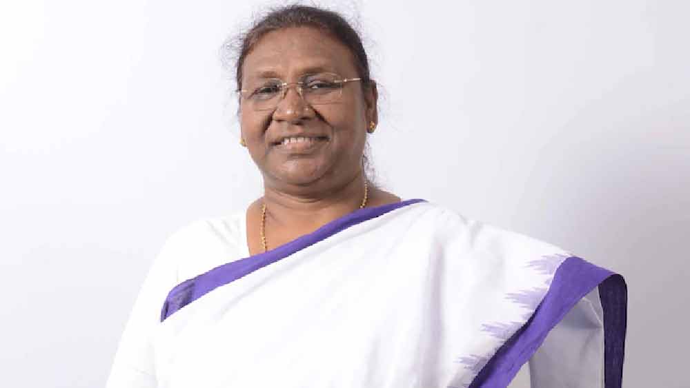 দ্রৌপদীর রাজনৈতিক জীবন সফল হলেও ব্যক্তিগত জীবন খুব মসৃণ নয়।