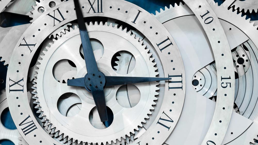 জনগণের টাকা জমিয়ে রাখার জন্য সব দেশেই বিভিন্ন রাষ্ট্রায়ত্ত বা বেসরকারি ব্যাঙ্ক রয়েছে। এমনকি, কোনও অঘটন ঘটলে প্রয়োজনীয় রক্ত পেতে ব্লাড ব্যাঙ্কও আছে। কিন্তু কখনও ‘সময় ব্যাঙ্ক’-এর কথা শুনেছেন? কোনও মানুষ চাইলেই খুব সহজে সময় জমিয়ে রাখতে পারবেন এই ব্যাঙ্কে।