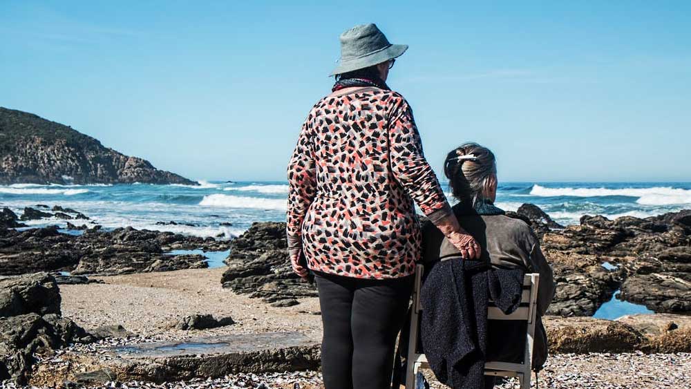 বয়স্ক মানুষদের দেখভালের জন্য এক জন মানুষ যতটা সময় ব্যয় করবেন, তিনি ততটা সময়ই ভবিষ্যতের জন্য বাঁচিয়ে রাখতে পারবেন।