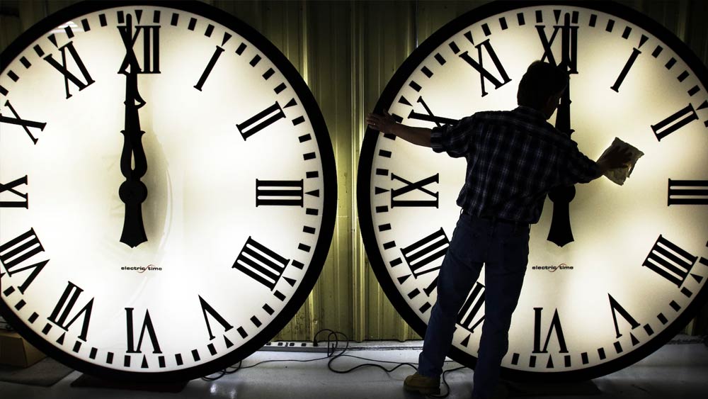 চিনের রাজধানী বেজিংয়েও এই সময় জমানোর সুবিধে রয়েছে। তবে সেখানে নিয়ম একটু আলাদা।