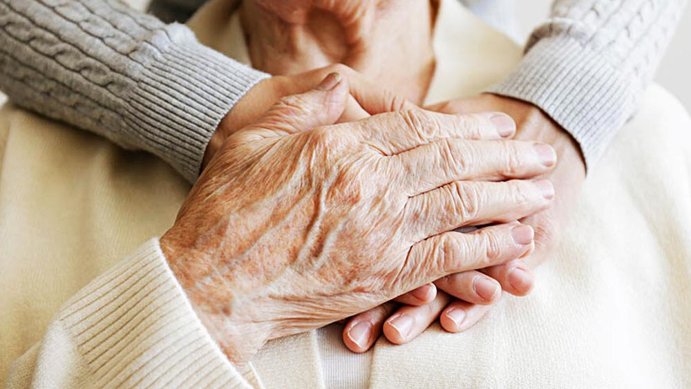 অর্থাৎ খুব শীঘ্রই পৃথিবীতে আরও বেশি মানুষের সেবা-শুশ্রূষার প্রয়োজন হবে। আর সেই কথা মাথায় রেখেই সময় বাঁচানোর এই পদ্ধতি বেছে নিয়েছে দুই দেশ।